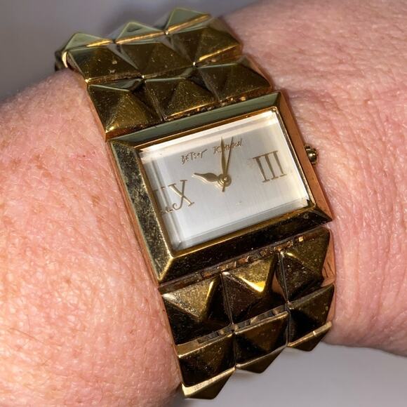 Betsey Johnson Gold Pyramid Stud Watch w/ Original Leopard Box – Needs Battery - Picture 5 of 11
